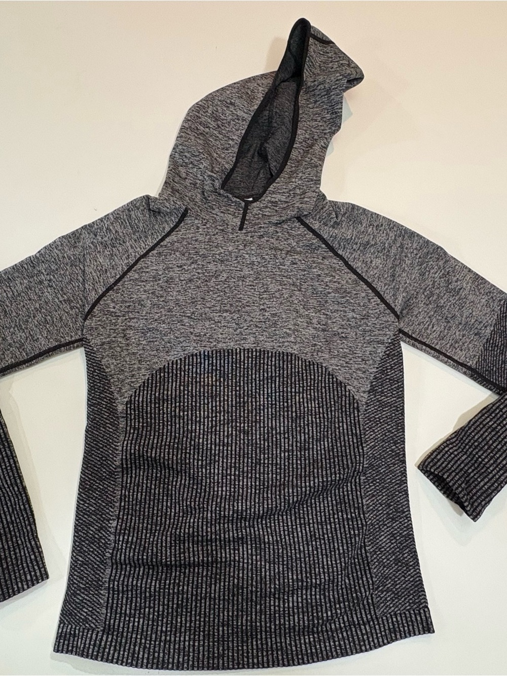 Women’s Fabletics Avaline Seamless long sleeve Sweatshirt | Stretchy fabric | M